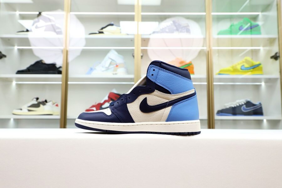 AIR JORDAN 1 RETRO HIGH OG 'OBSIDIAN'