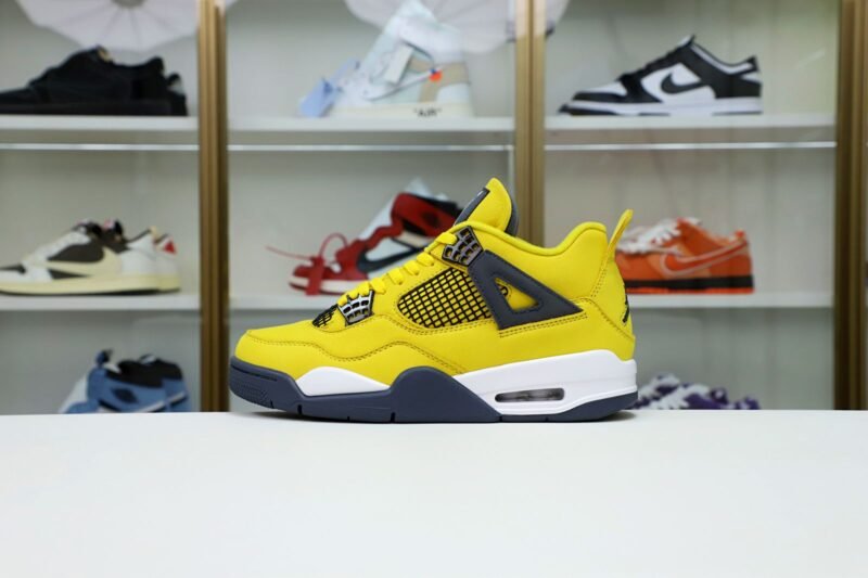 AIR JORDAN AIR JORDAN 4 RETRO 'LIGHTNING' 2021