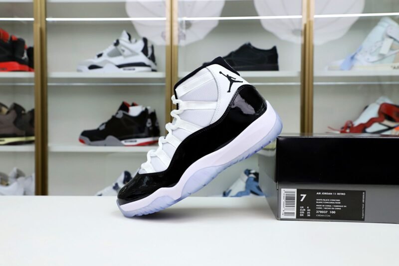 AIR JORDAN 11 RETRO 'CONCORD' 2018