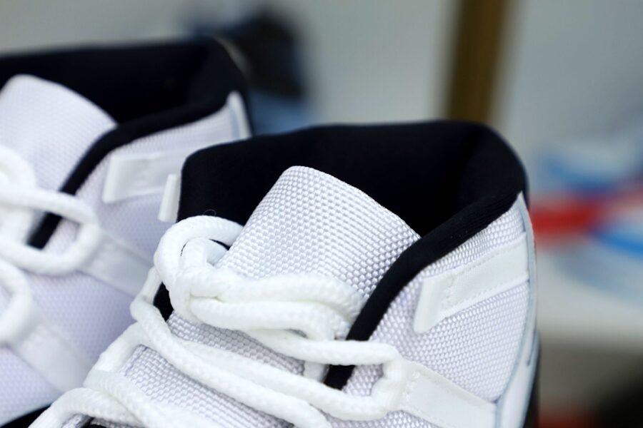 AIR JORDAN 11 RETRO 'CONCORD' 2018