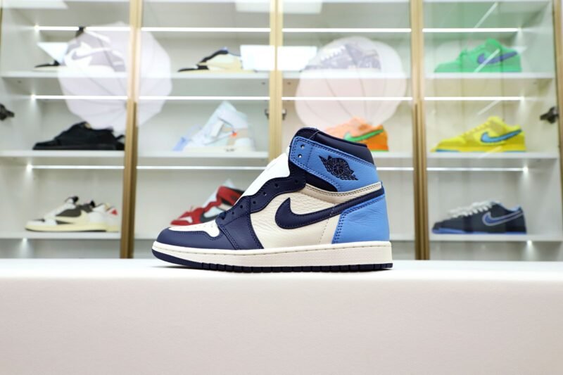 AIR JORDAN 1 RETRO HIGH OG 'OBSIDIAN'