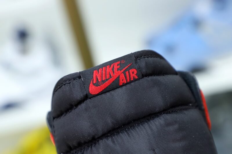 AIR JORDAN 1 RETRO HIGH OG 'BRED'