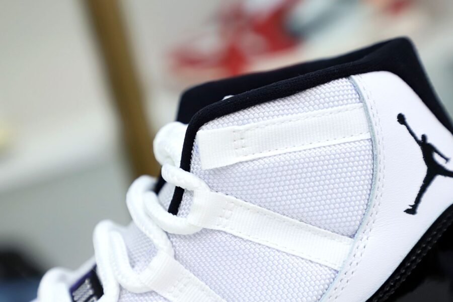 AIR JORDAN 11 RETRO 'CONCORD' 2018