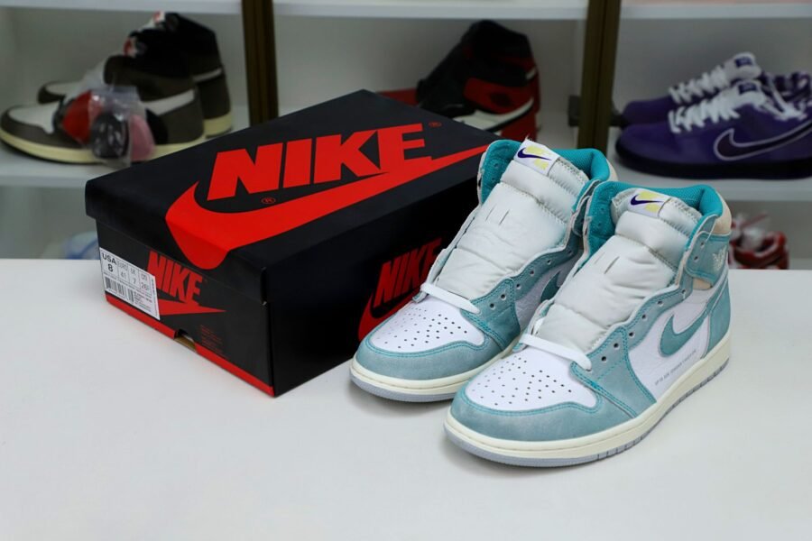 AIR JORDAN 1 RETRO HIGH OG 'TURBO GREEN'