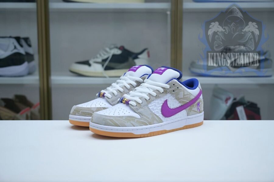 Rayssa Leal x Nike SB Dunk Low