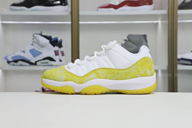 Air Jordan 11 Retro Low