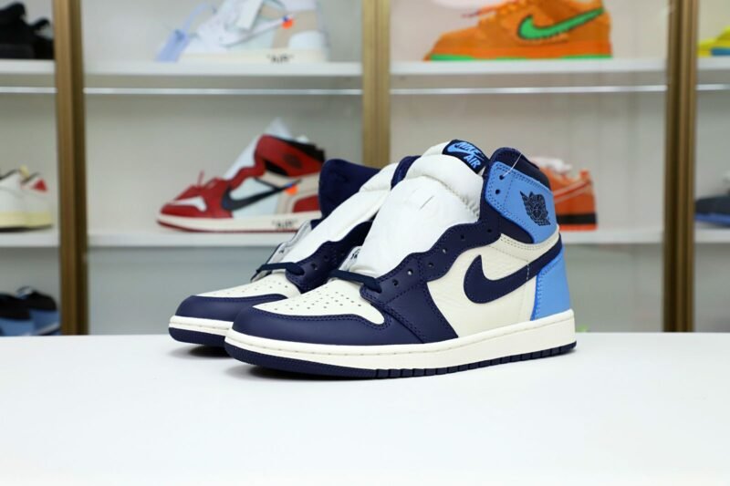 AIR JORDAN 1 RETRO HIGH OG 'OBSIDIAN'