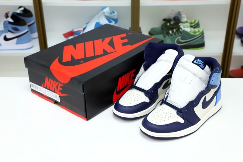 AIR JORDAN 1 RETRO HIGH OG 'OBSIDIAN'