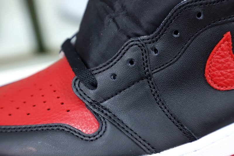 AIR JORDAN 1 RETRO HIGH OG 'BRED'