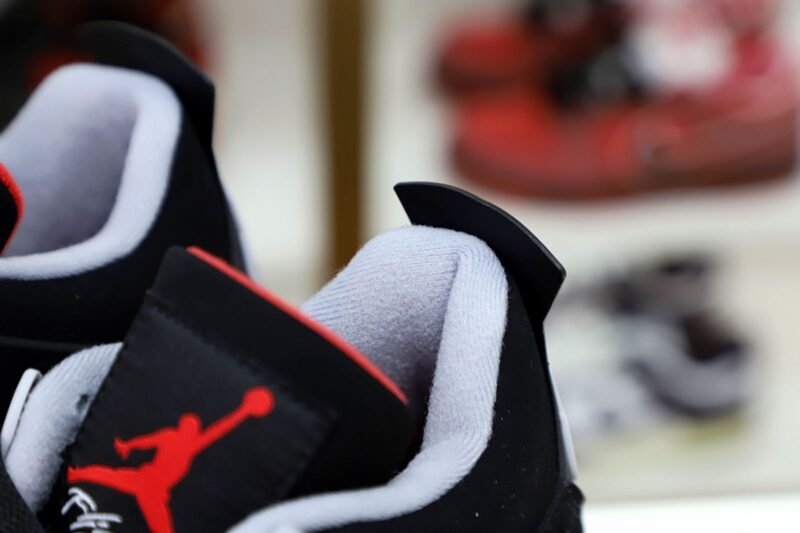 AIR JORDAN 4 RETRO OG 'BRED' 2019