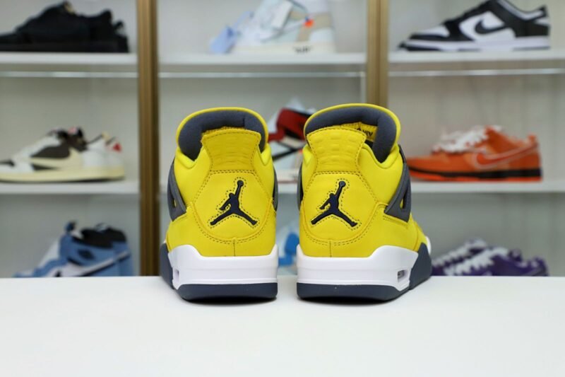 AIR JORDAN AIR JORDAN 4 RETRO 'LIGHTNING' 2021