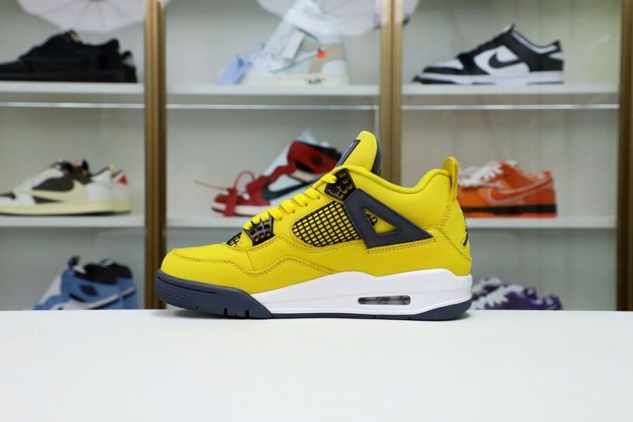 AIR JORDAN AIR JORDAN 4 RETRO 'LIGHTNING' 2021