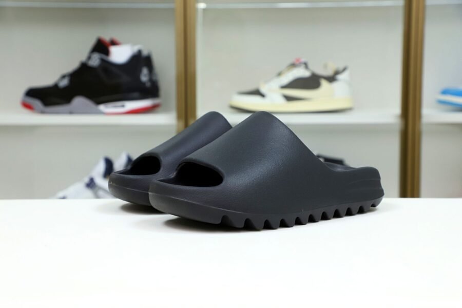 YEEZY SLIDE ONYX