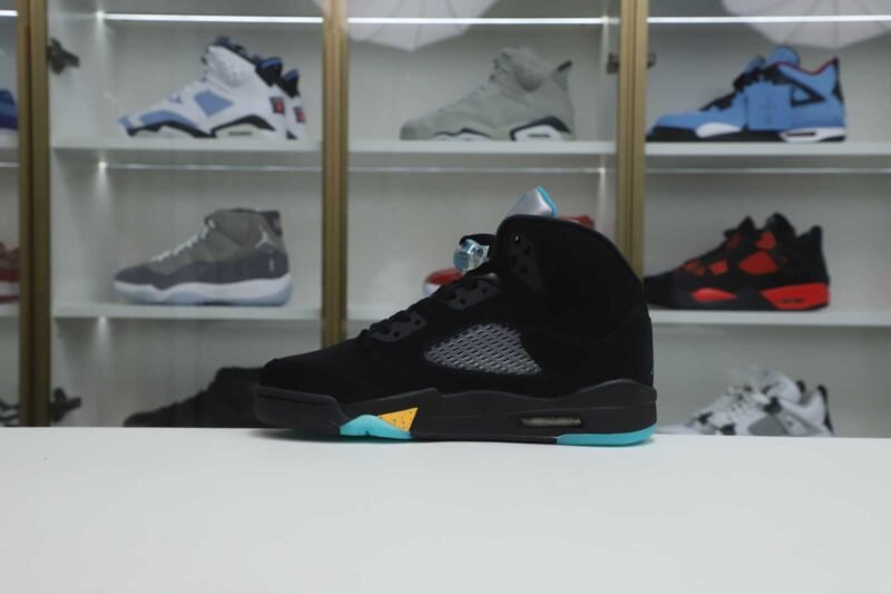 AIR JORDAN 5