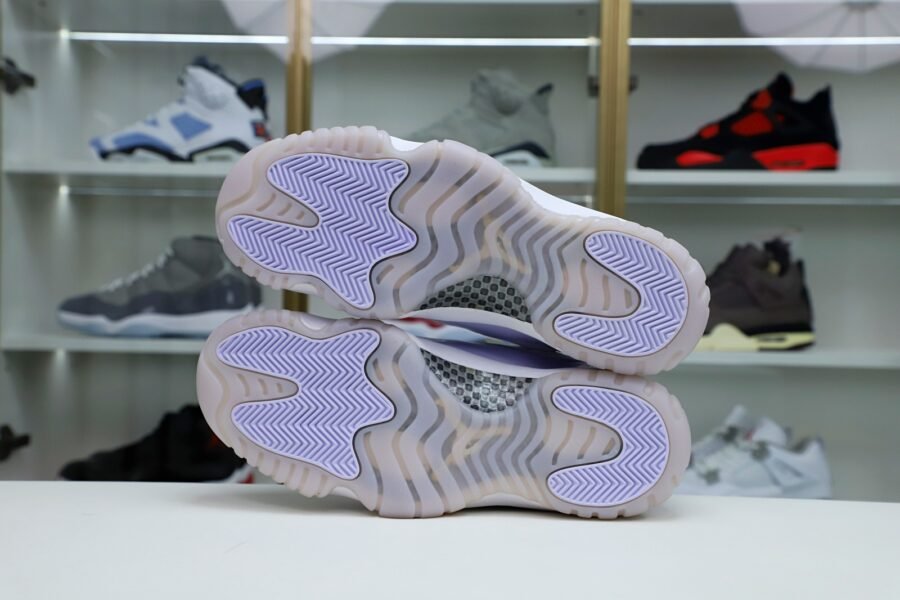 AIR JORDAN 11 LOW PURE VIOLET