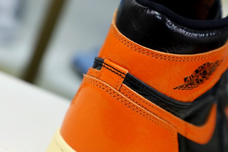 AIR JORDAN 1 RETRO HIGH OG 'SHATTERED BACKBOARD 3.0'