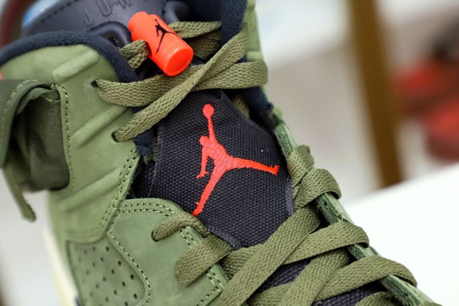 TRAVIS SCOTT X AIR JORDAN 6 RETRO 'OLIVE'