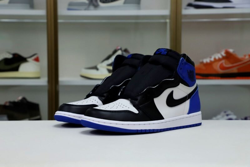 FRAGMENT DESIGN X AIR JORDAN 1 RETRO HIGH