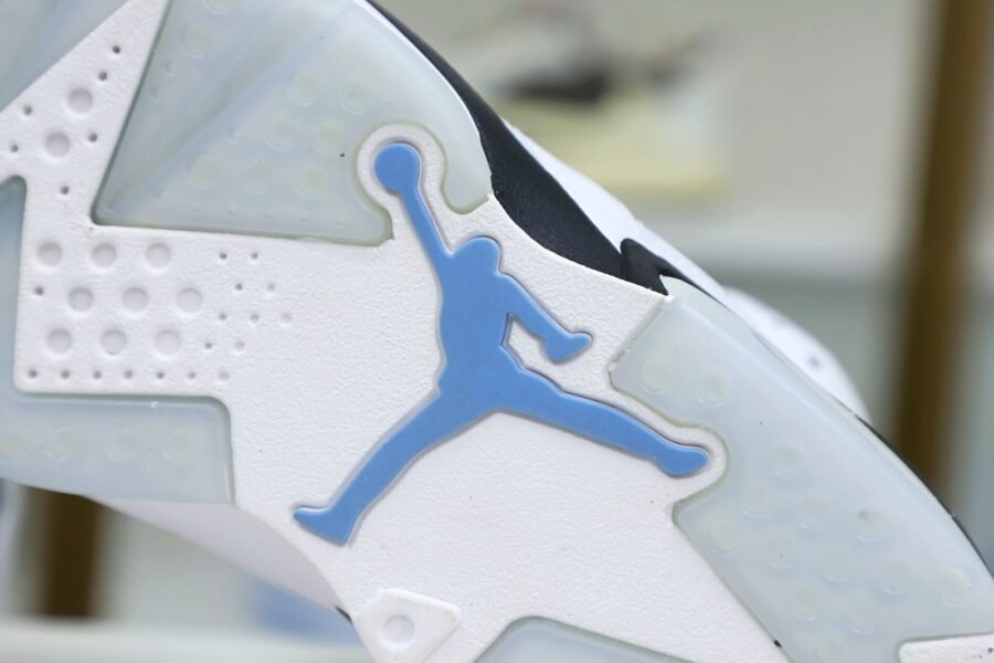 AIR JORDAN 6 RETRO 'UNC HOME'