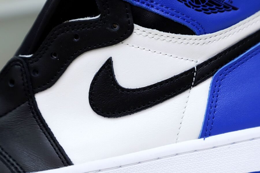 FRAGMENT DESIGN X AIR JORDAN 1 RETRO HIGH