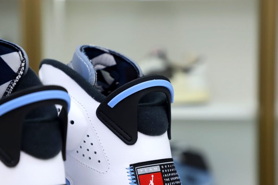 AIR JORDAN 6 RETRO 'UNC HOME'