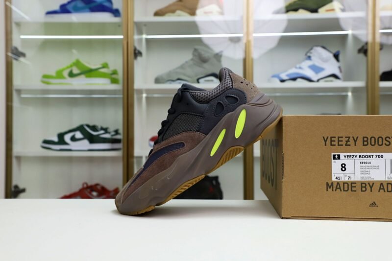 YEEZY BOOST 700 'MAUVE'