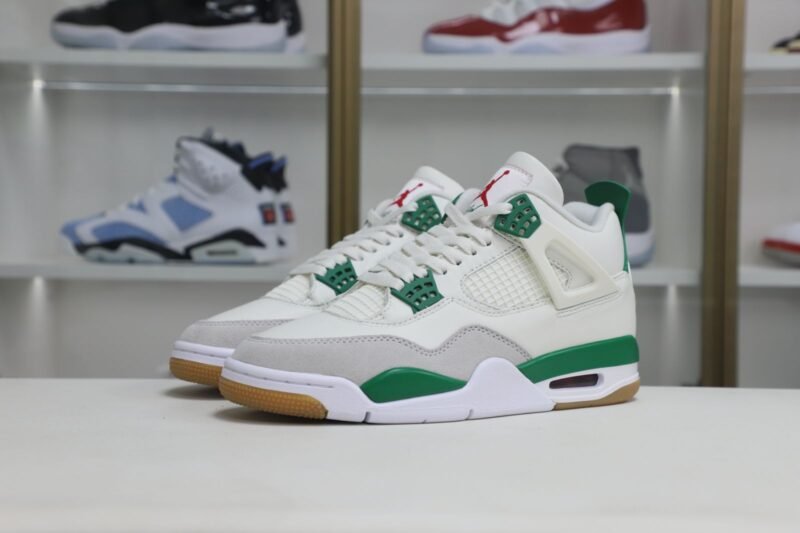 NIKE SB X AIR JORDAN 4 RETRO 'PINE GREEN'