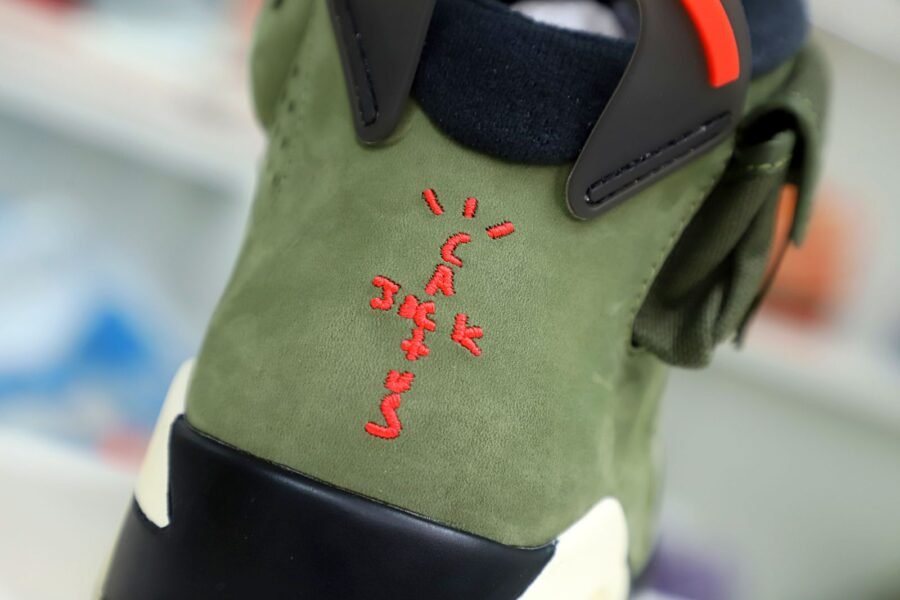 TRAVIS SCOTT X AIR JORDAN 6 RETRO 'OLIVE'