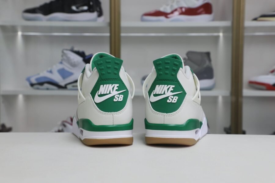 NIKE SB X AIR JORDAN 4 RETRO 'PINE GREEN'