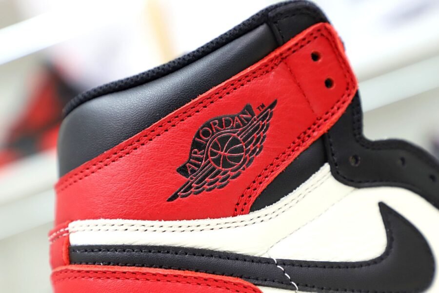 AIR JORDAN 1 RETRO HIGH OG 'BRED TOE'