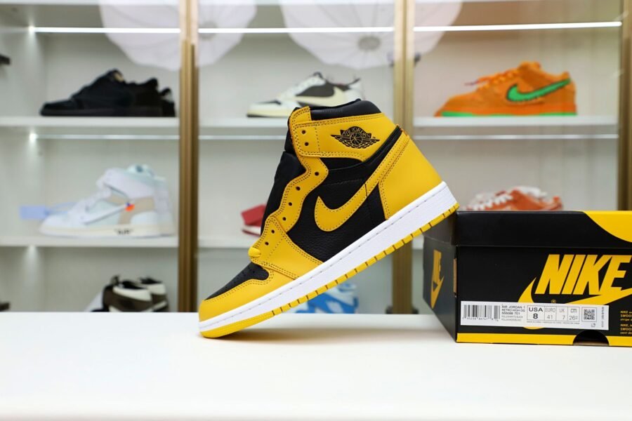 AIR JORDAN 1 HIGH RETRO OG 'POLLEN'