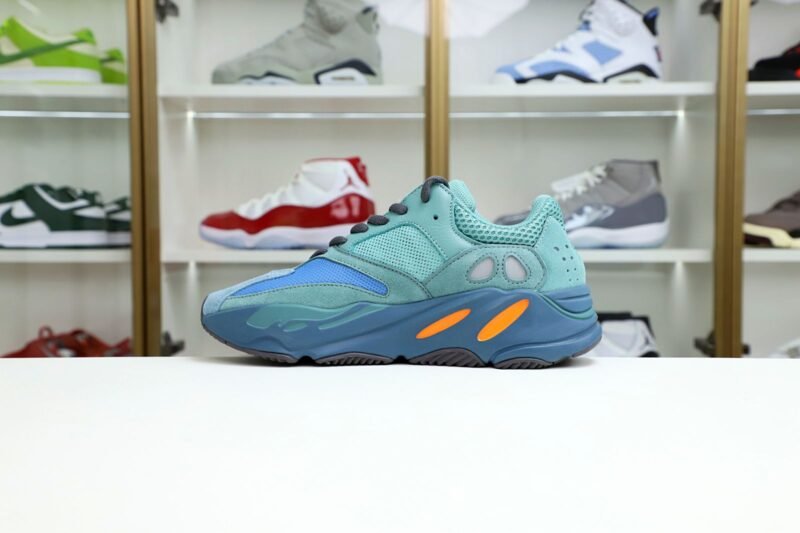 Yeezy boost 700